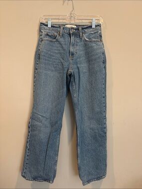 Abercrombie & Fitch Straight-Leg Curve Love Jeans in Light Blue Denim- size 23
